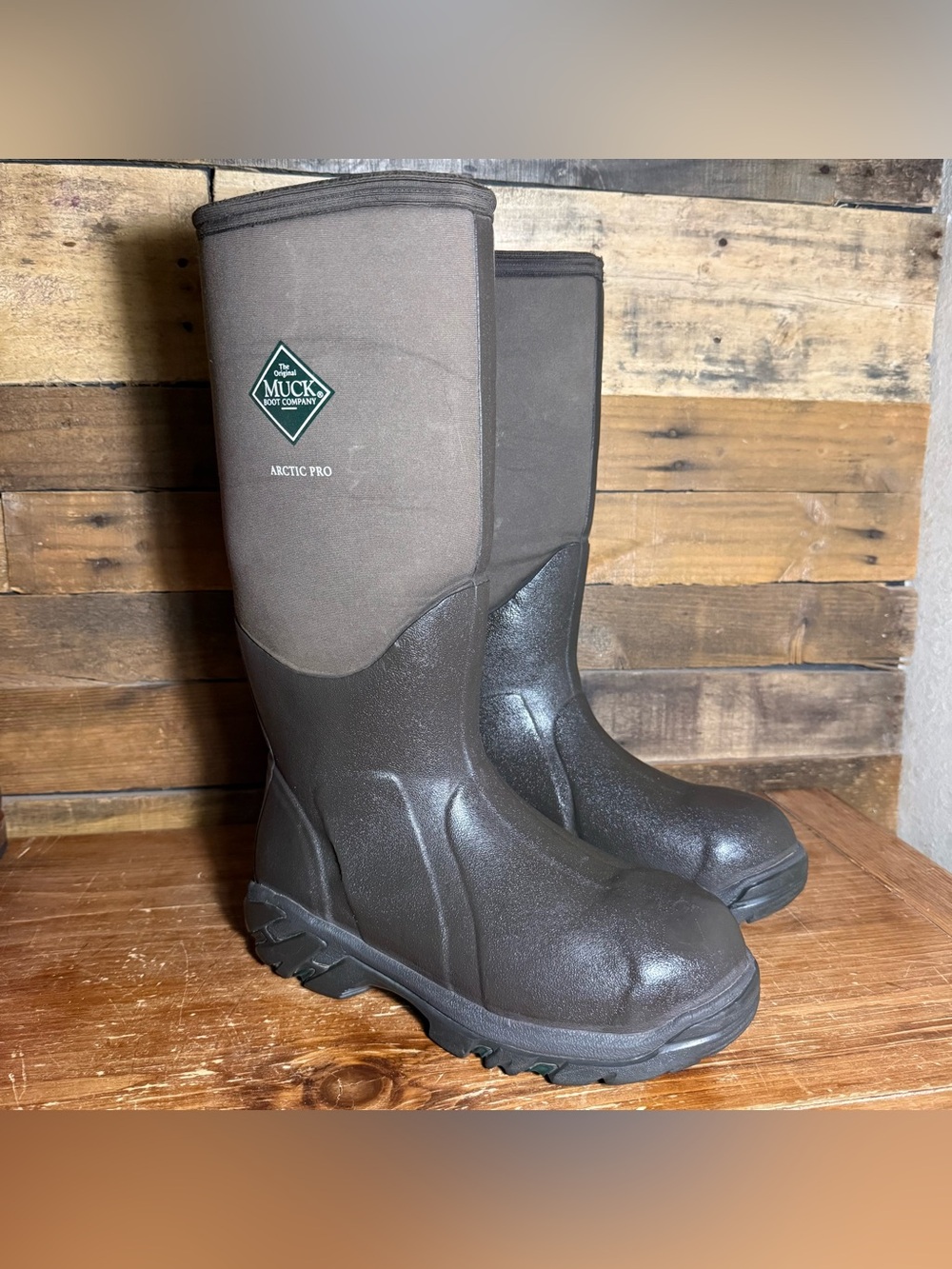 The Original Muck Boot Company Arctic Pro Boot Men’s size 9 Women’s size 10.